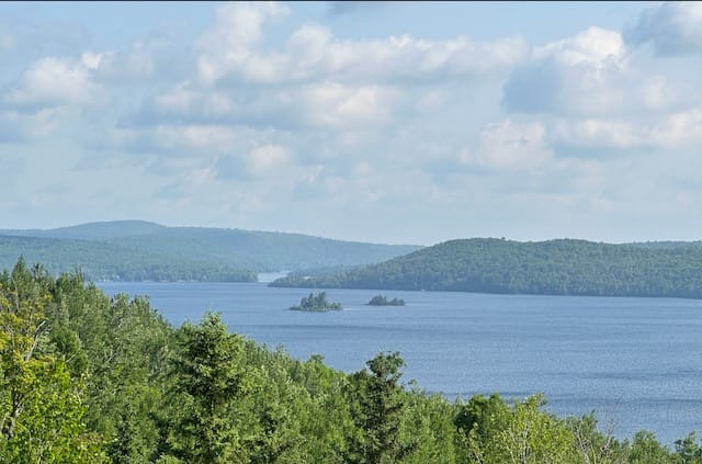 The Highlands Common